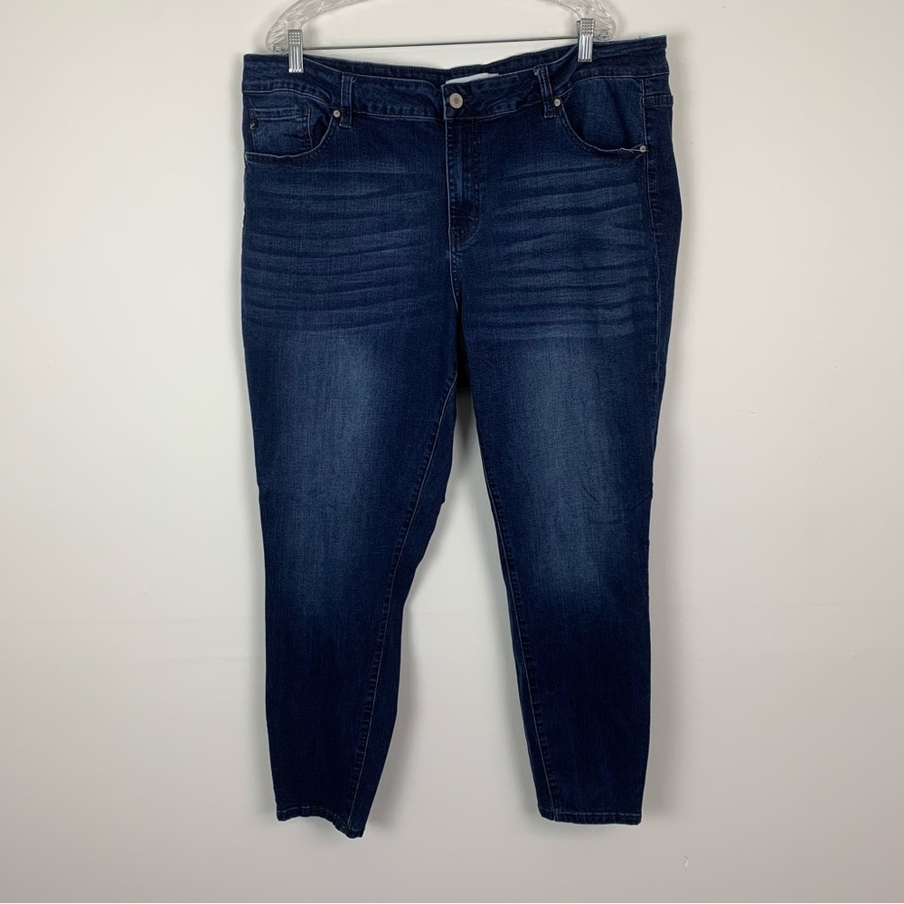 KanCan Curvy Skinny Jeans 24